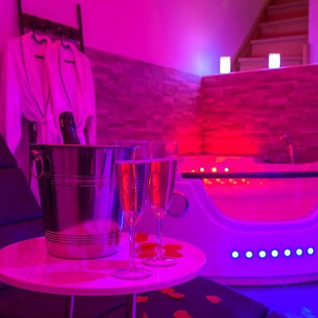 Love Room - Suite Romantique Avec Spa Privatif Le Puy-en-Velay Exterior foto