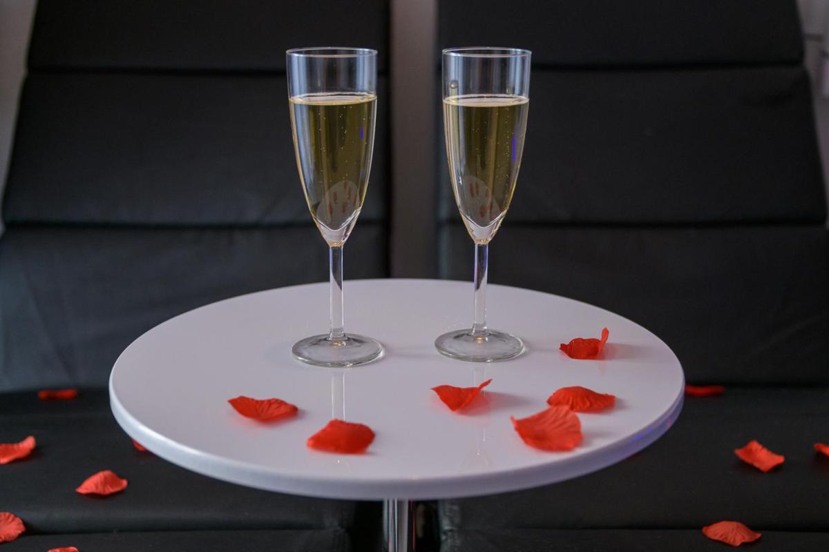 Love Room - Suite Romantique Avec Spa Privatif Le Puy-en-Velay Exterior foto